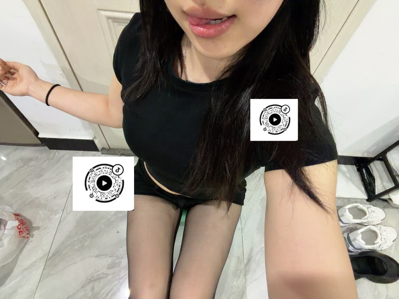 依依