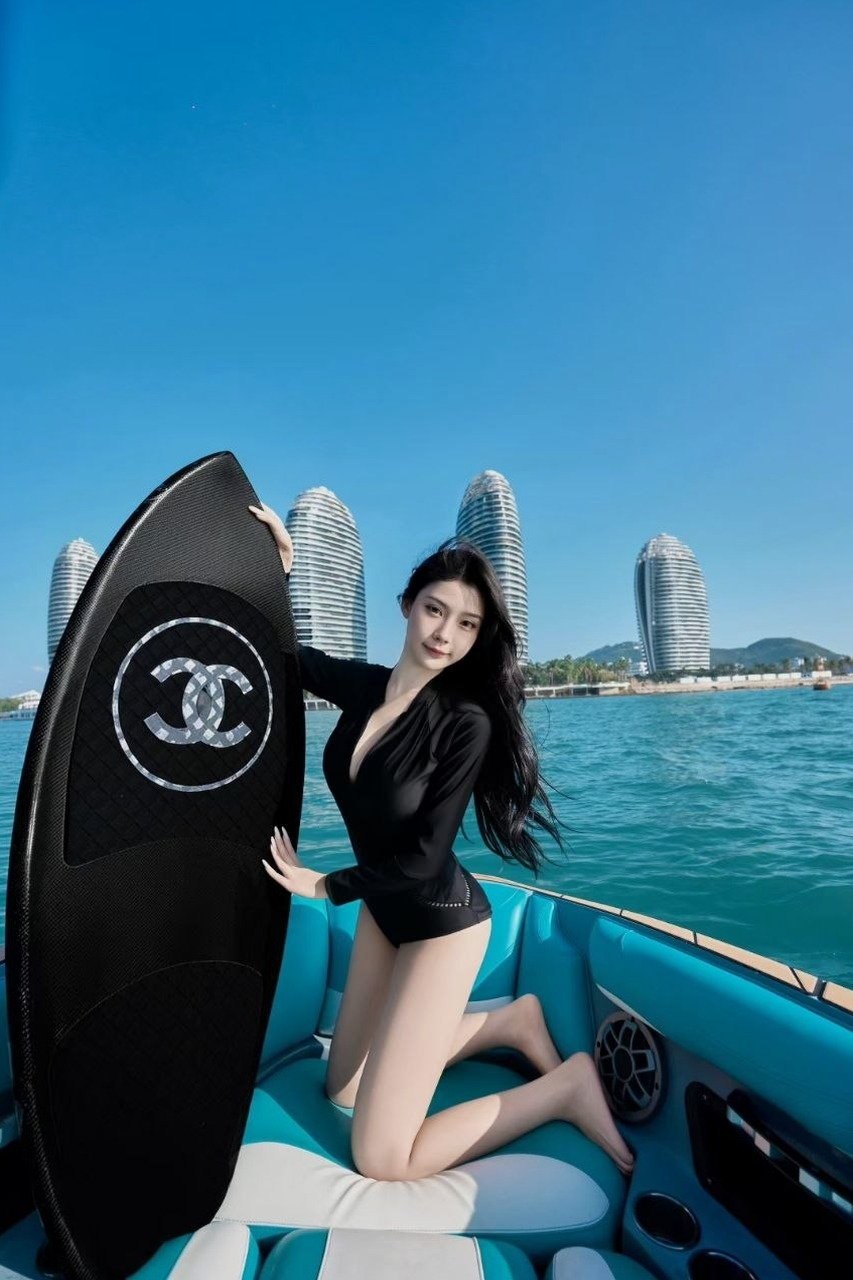 GD615 网红 大胸 蜜桃臀 反差 无套 内色 潮喷