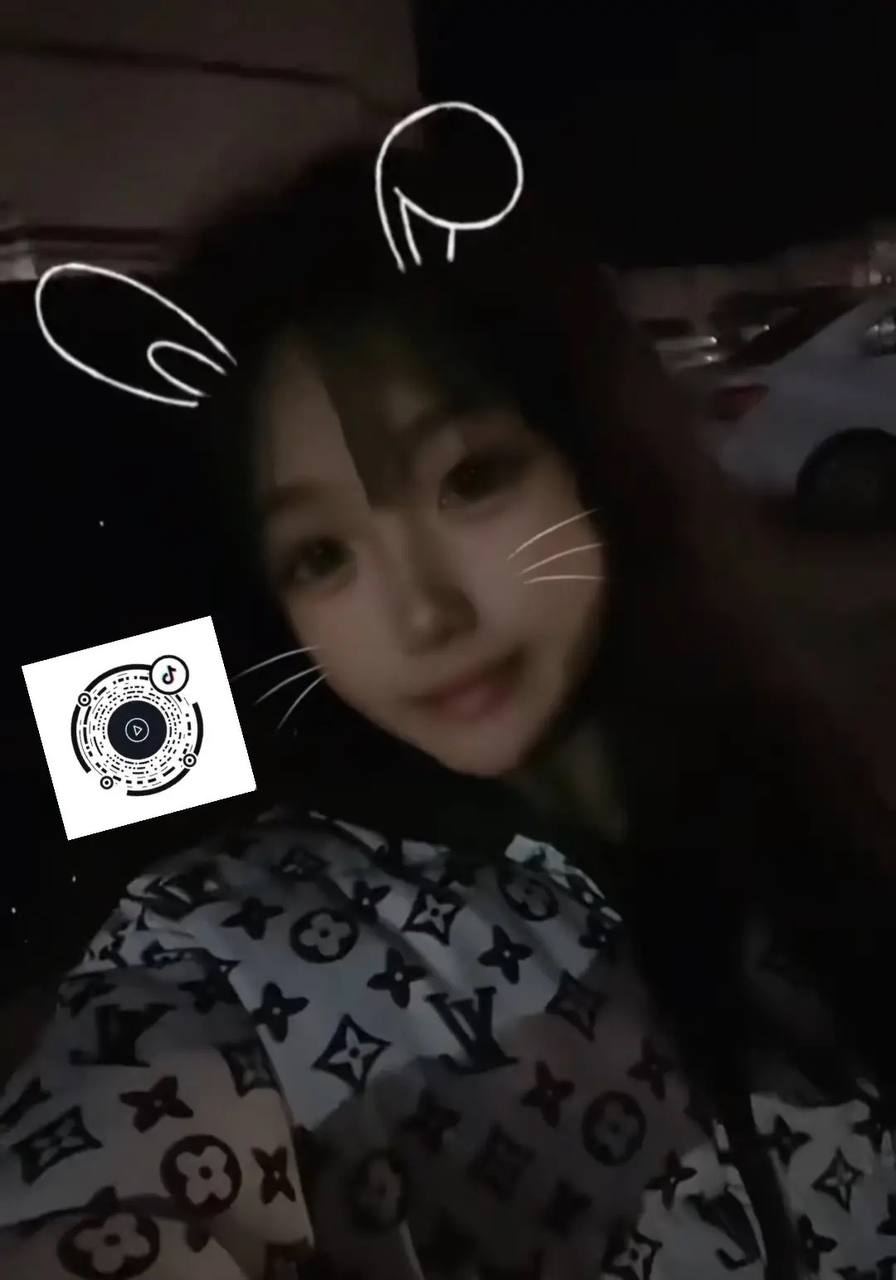 依依