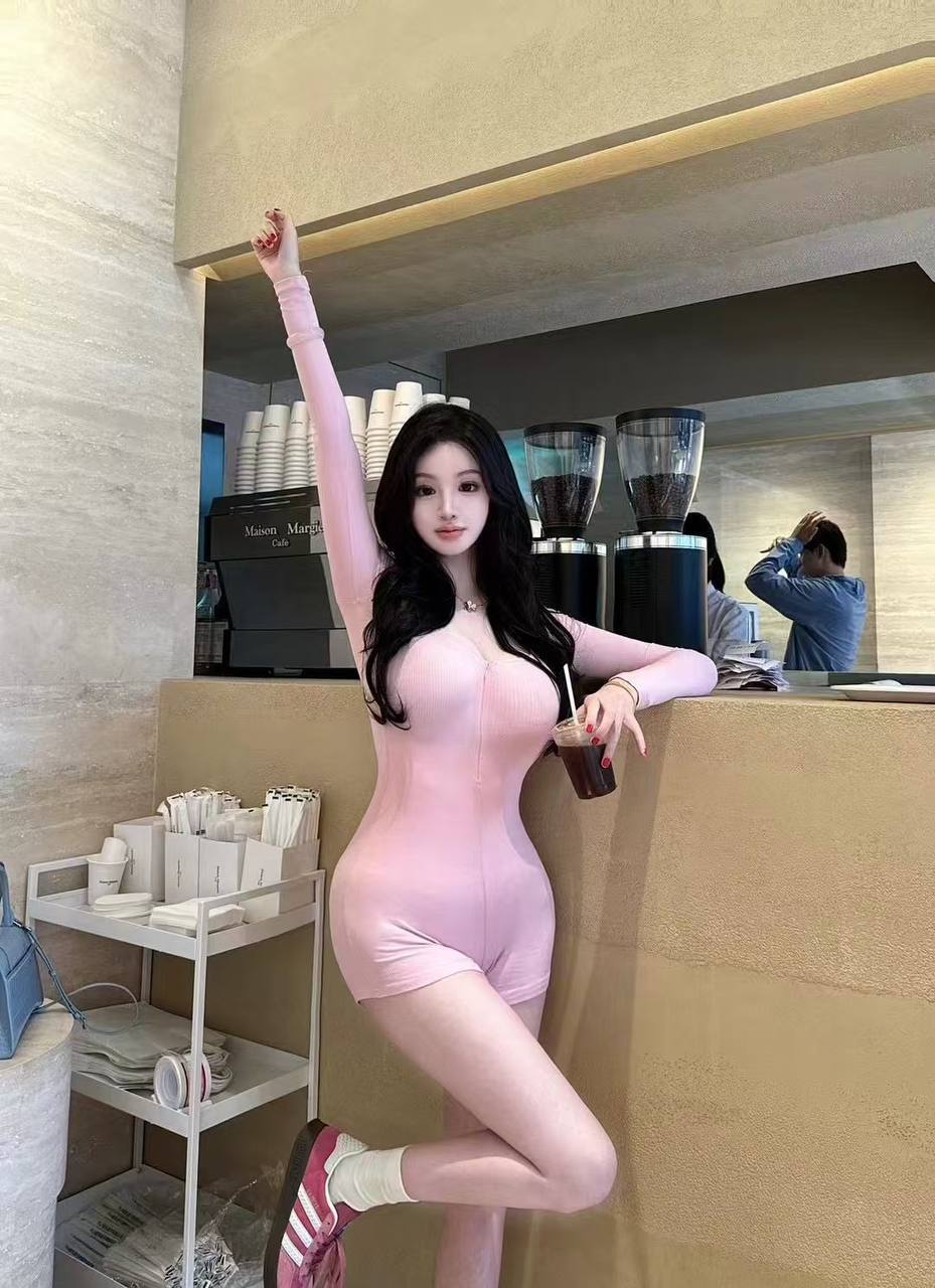 Kiki w少小美