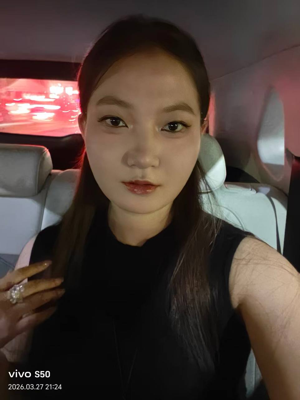 柒柒 w少小美