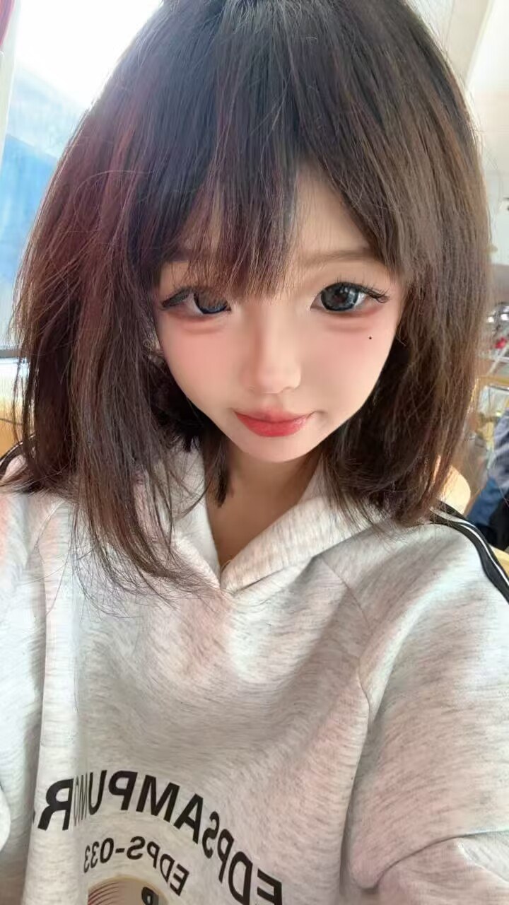 灿