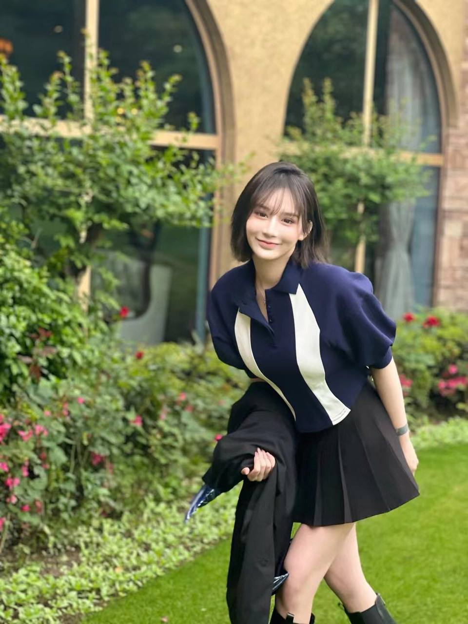 依依