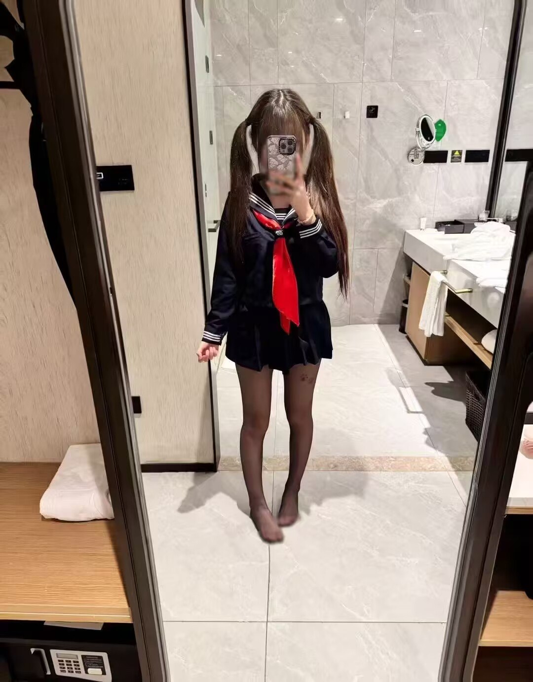B066