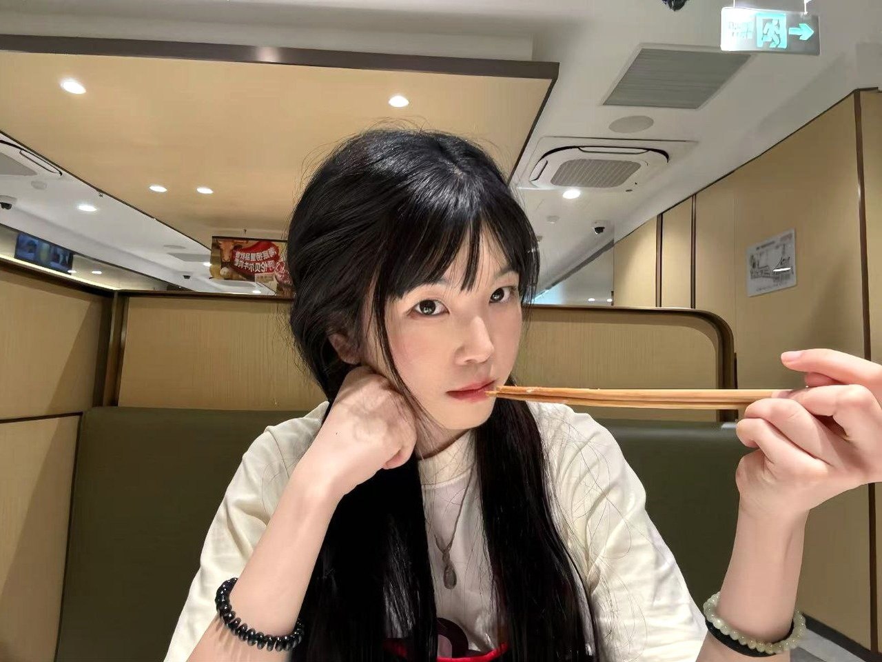 YC085