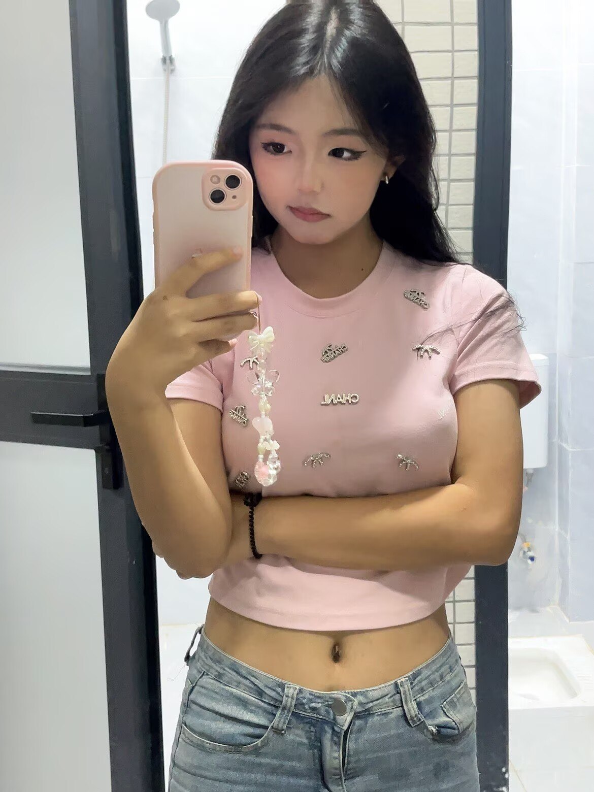 B002