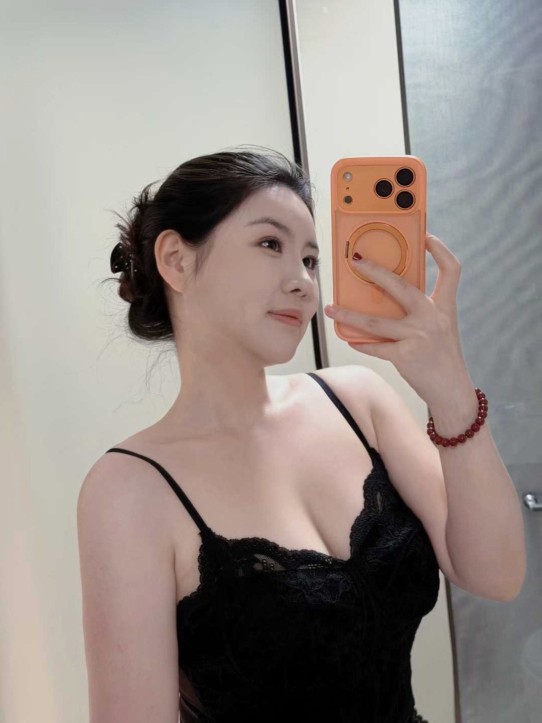 依然