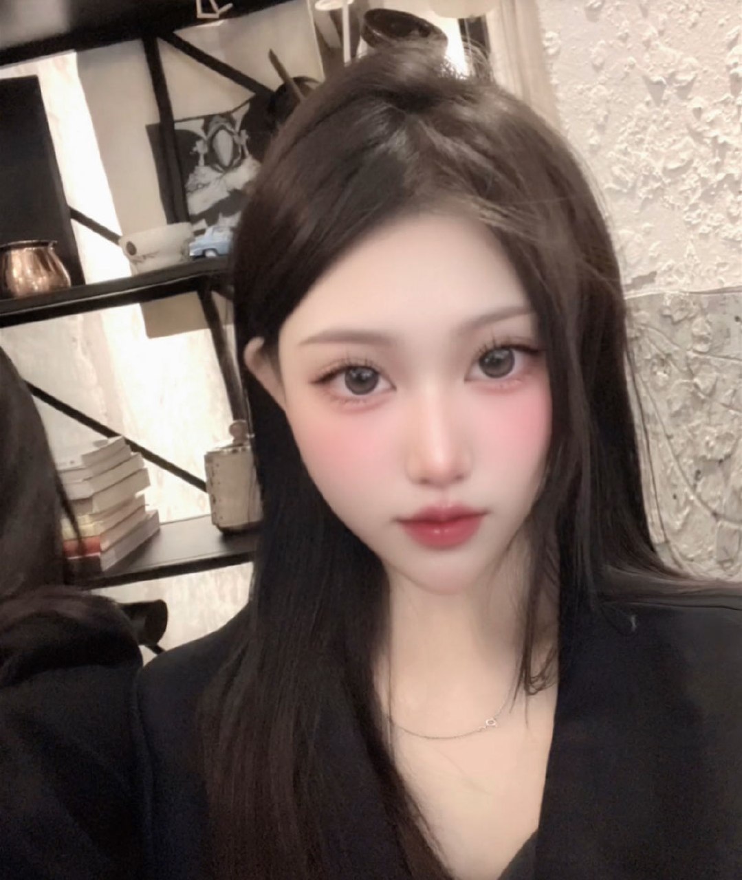 厸
