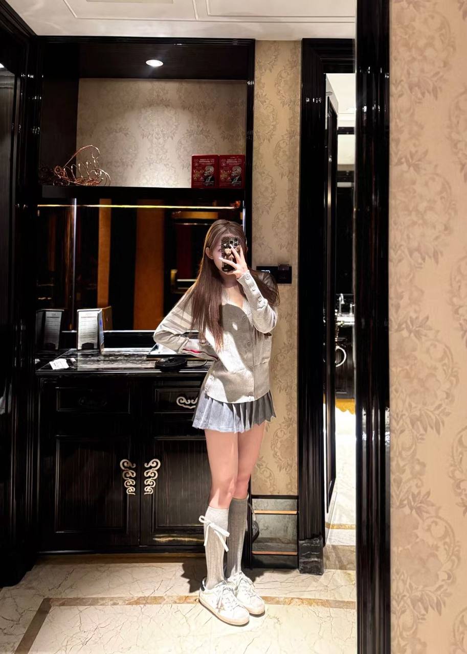 小T