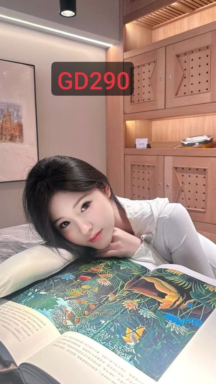 GD290 大长腿 冷白皮 前凸后翘 清纯女大.反差 梨型身材