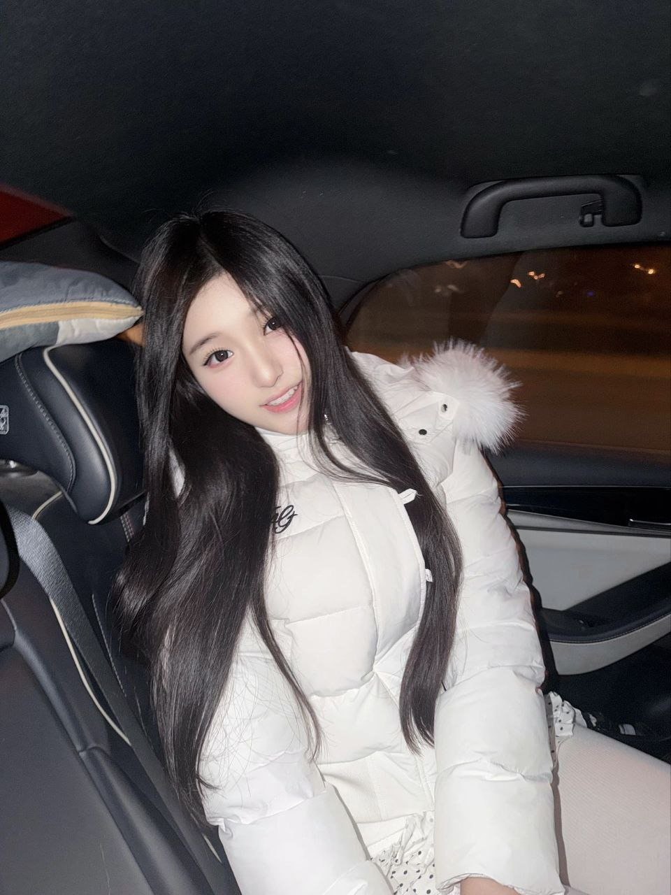 GD290 大长腿 冷白皮 前凸后翘 清纯女大.反差 梨型身材