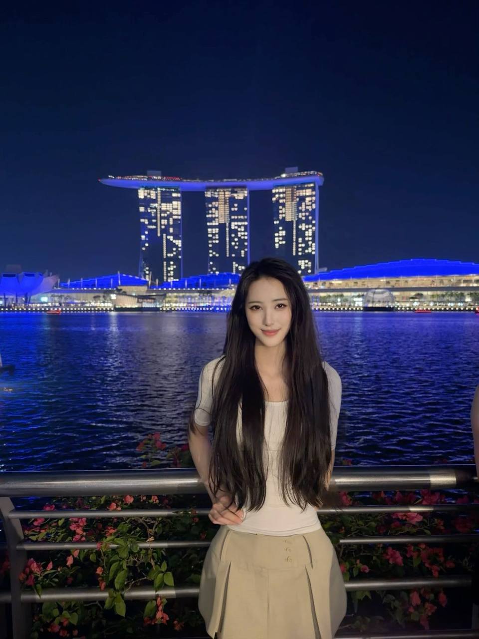 安安💗迪士尼💗 C31本人比照片好看 皮肤白嫩光滑，天然无整，圈子干净，重点大学音乐作曲，专业，四川音乐协会会员合作出版过书籍两首钢琴作品，一首声乐作品，英语流利，无障碍交流会，书法，性格，温柔照顾人