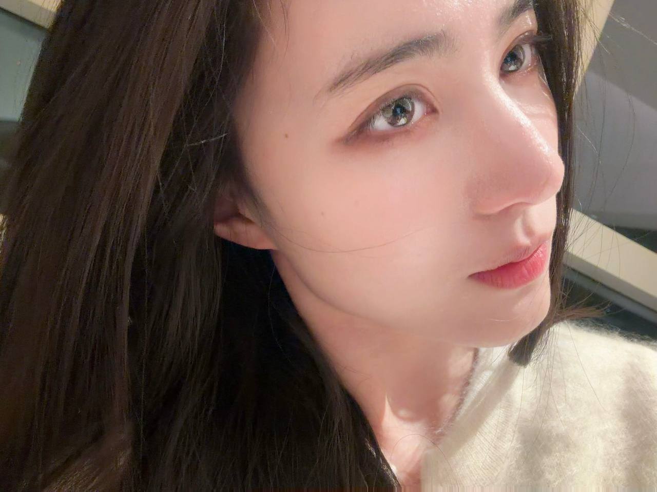 安安💗迪士尼💗 C31本人比照片好看 皮肤白嫩光滑，天然无整，圈子干净，重点大学音乐作曲，专业，四川音乐协会会员合作出版过书籍两首钢琴作品，一首声乐作品，英语流利，无障碍交流会，书法，性格，温柔照顾人