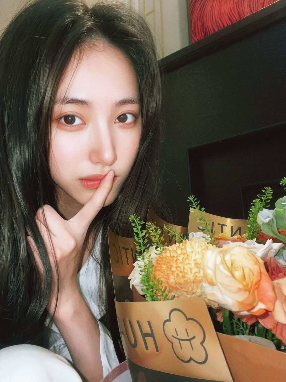 安安💗迪士尼💗 C31本人比照片好看 皮肤白嫩光滑，天然无整，圈子干净，重点大学音乐作曲，专业，四川音乐协会会员合作出版过书籍两首钢琴作品，一首声乐作品，英语流利，无障碍交流会，书法，性格，温柔照顾人