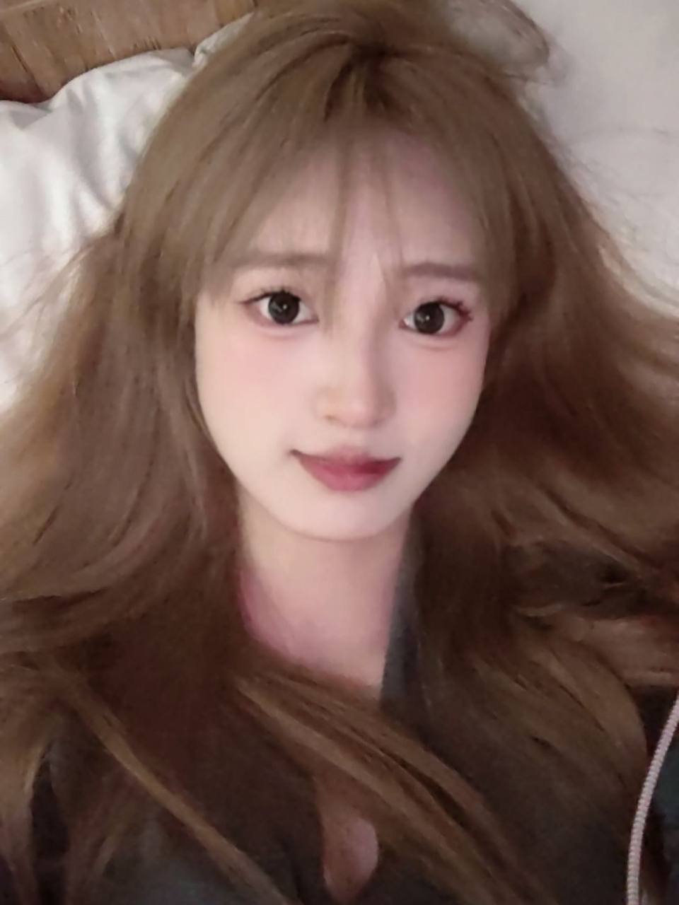 依依