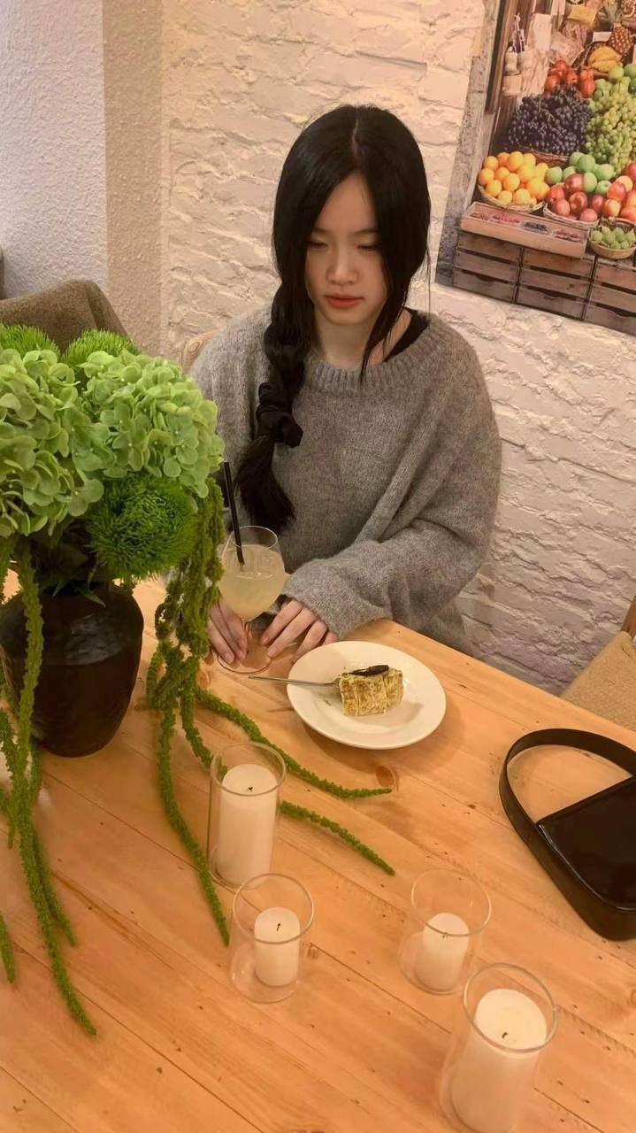 依依