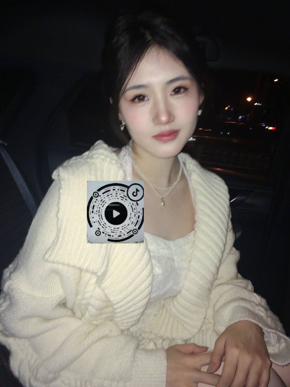莉莉