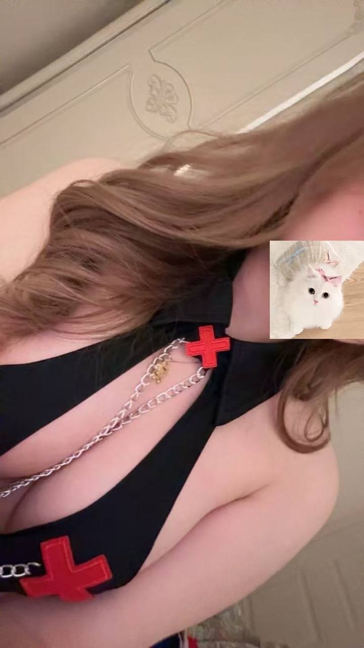 依依