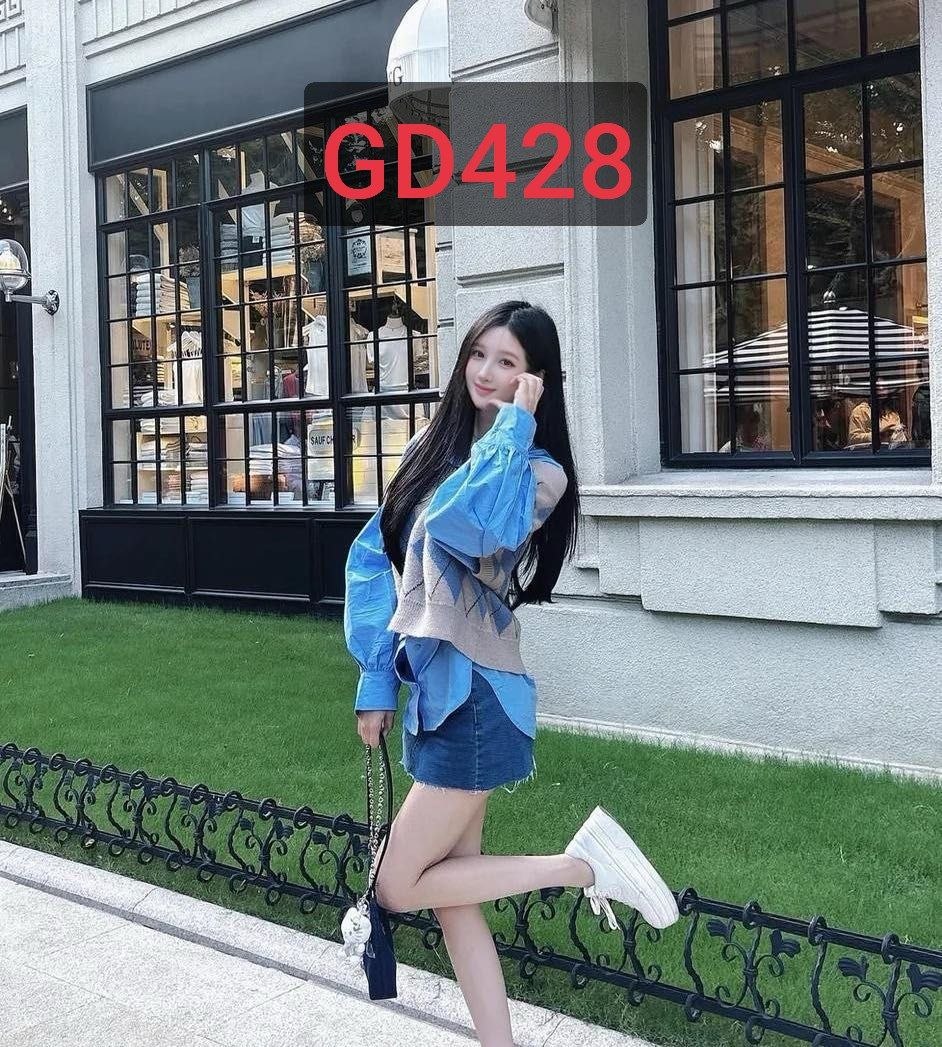 GD428 清纯 女大 大长腿 蜜桃臀