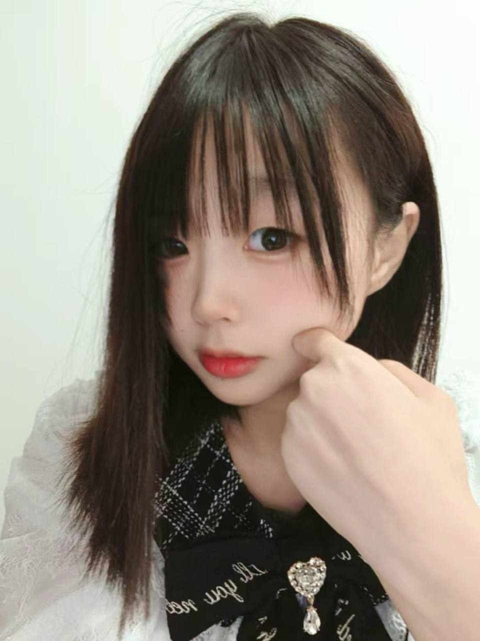 莫莫