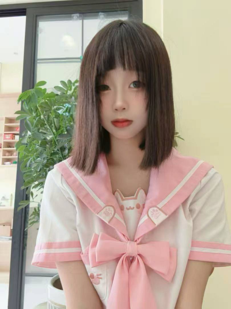莫莫