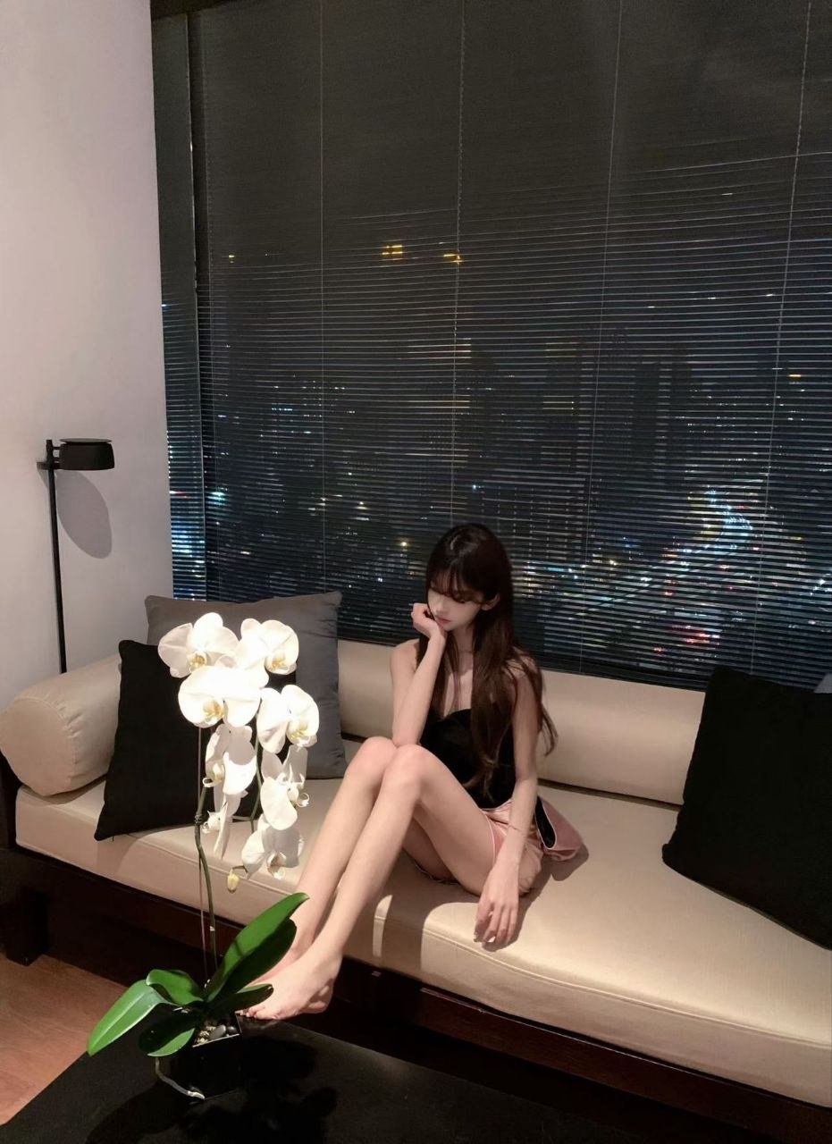 GD259 新人 艺术生 大长腿 艺术生 苗条 筷子腿