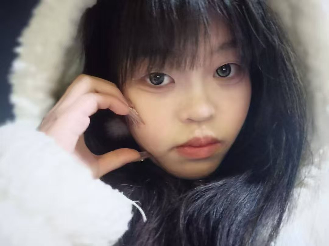 F323
