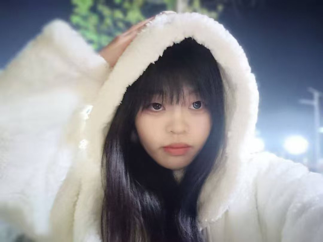 F323