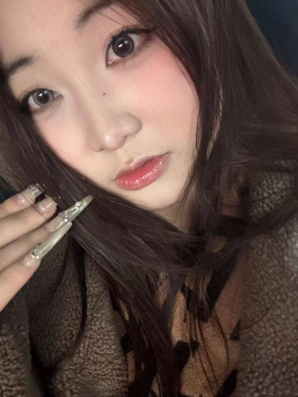 J